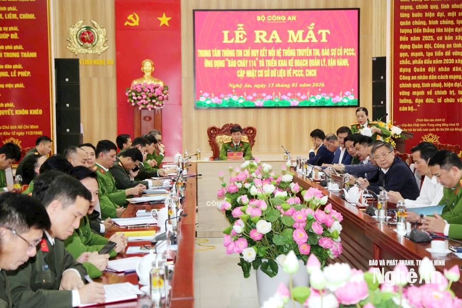 Vận hành trung tâm chỉ huy kết nối hệ thống truyền tin, ứng dụng báo cháy 114 toàn quốc