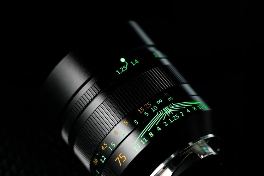 7Artisans 75mm f/1.25 II: Ống kính chân dung giá rẻ thách thức Leica Noctilux