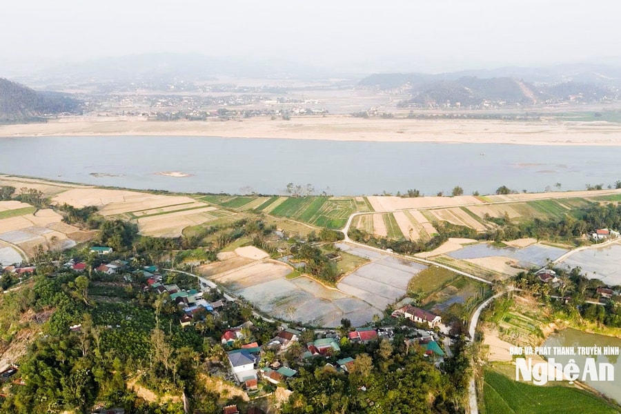 Nghệ An bàn giao hơn 2.800 mốc giải phóng mặt bằng đường bộ cao tốc Vinh - Thanh Thủy