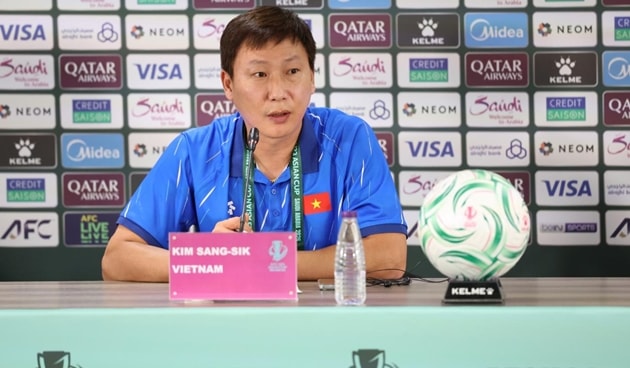 HLV Kim Sang-sik chỉ đích danh hai "ngòi nổ" nguy hiểm nhất của U23 UAE