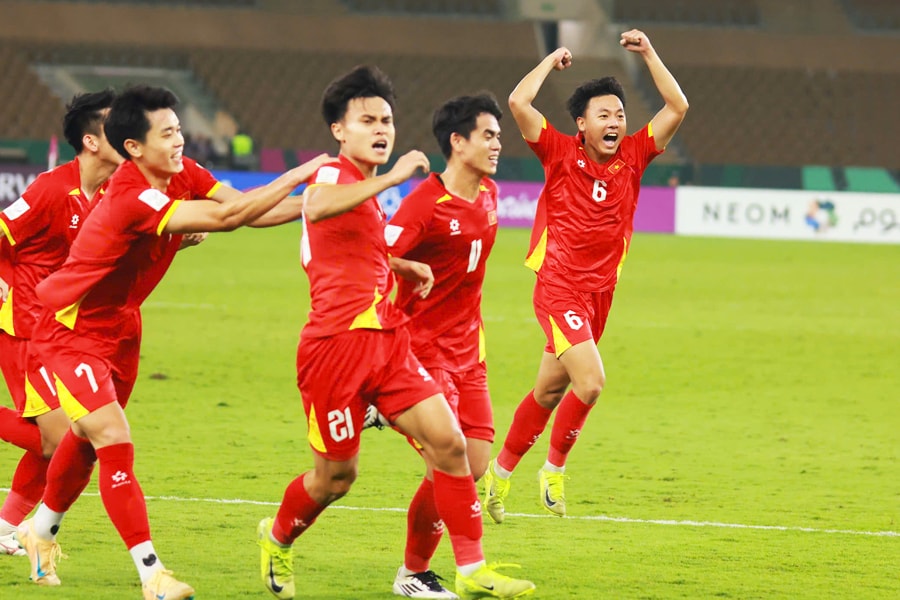 Đình Bắc báo tin vui, U23 Việt Nam nhận lệnh thắng Trung Quốc 90 phút; Man Utd bám sát top 4