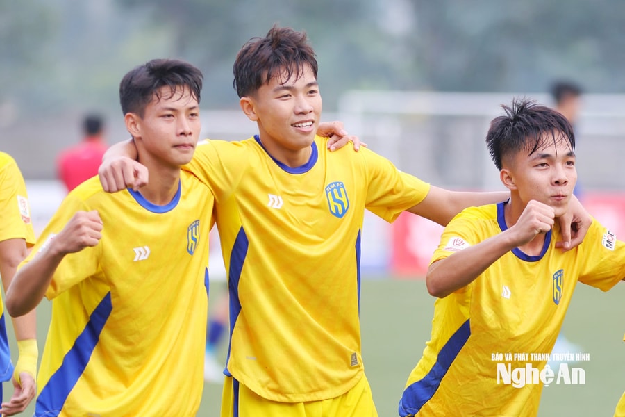 Vượt qua U19 Hoàng Anh Gia Lai, U19 Sông Lam Nghệ An giành vé sớm vào tứ kết U19 Quốc gia 2026