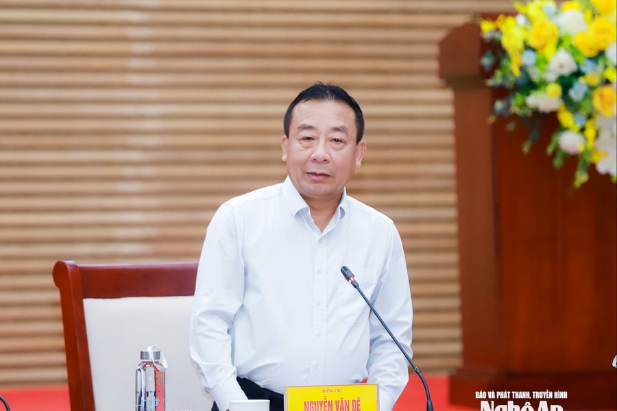 Đồng chí Nguyễn Văn Đệ được phân công thường trực xử lý công việc của tỉnh Nghệ An trong thời gian diễn ra Đại hội XIV của Đảng