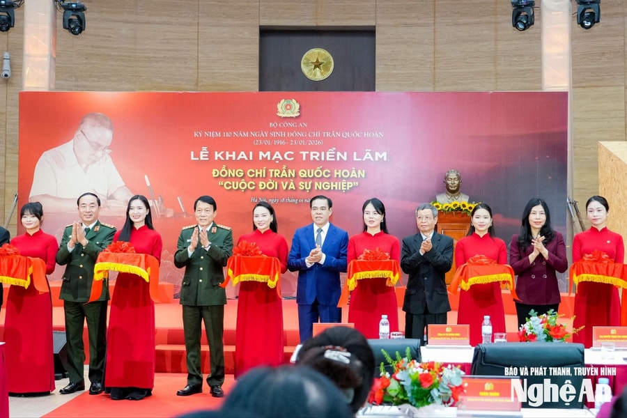 Khai mạc triển lãm “Đồng chí Trần Quốc Hoàn - Cuộc đời và sự nghiệp"
