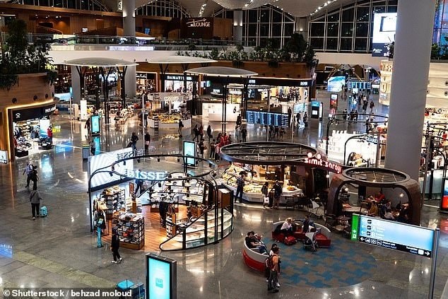 Bí quyết tiết kiệm chi phí tại sân bay từ chuyên gia và nhân viên hàng không