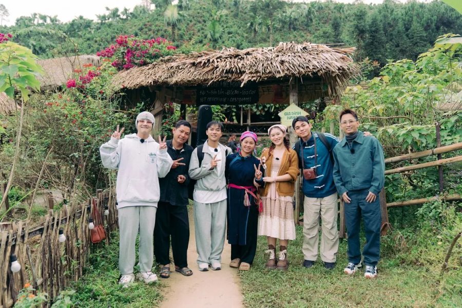 Gia đình Haha tập 16: Các nghệ sĩ xúc động trở lại bản Liền sau 15 chặng hành trình