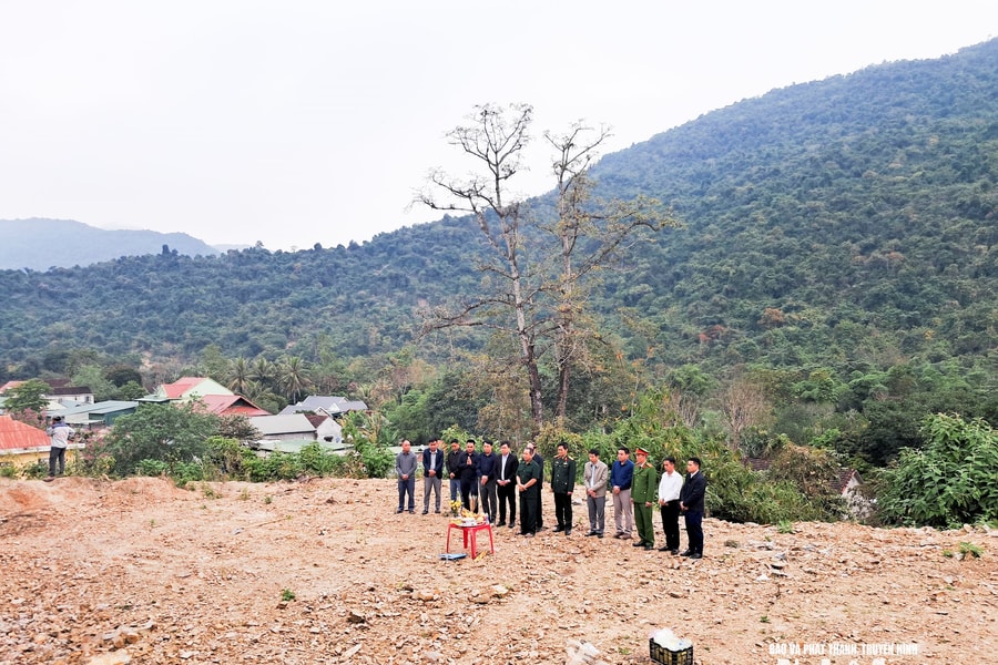 Khởi công xây dựng công trình Bia tưởng niệm các anh hùng liệt sĩ xã Chiêu Lưu