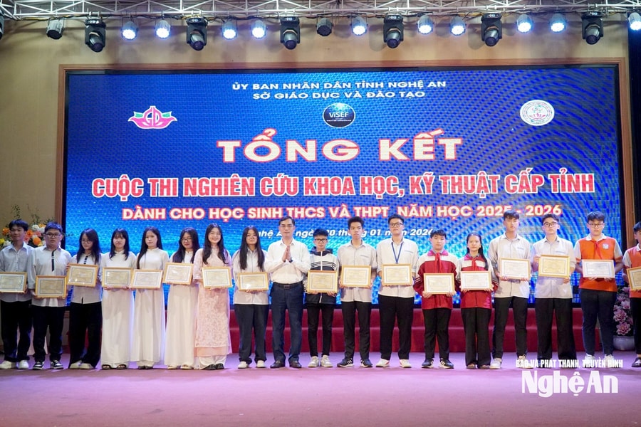 9 dự án được trao giải Nhất tại Cuộc thi Khoa học kỹ thuật dành cho học sinh trung học