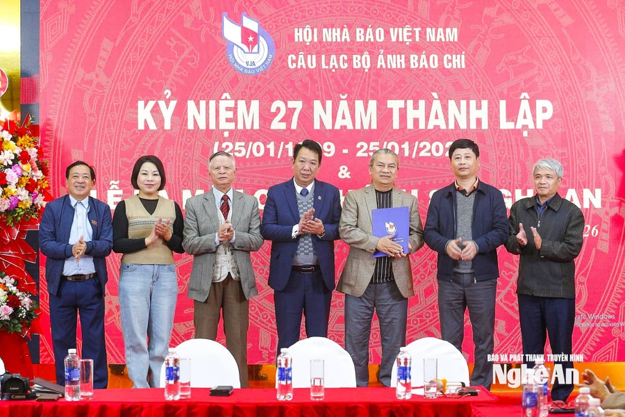 Câu lạc bộ Ảnh báo chí kỷ niệm 27 năm thành lập