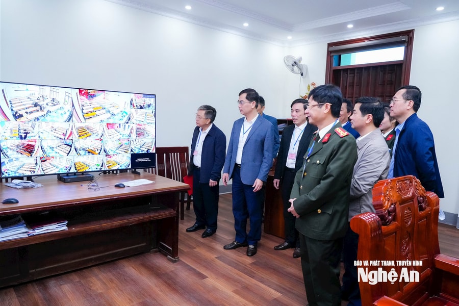 Nghệ An khai mạc kỳ thi tuyển dụng viên chức vào làm việc tại các cơ sở giáo dục