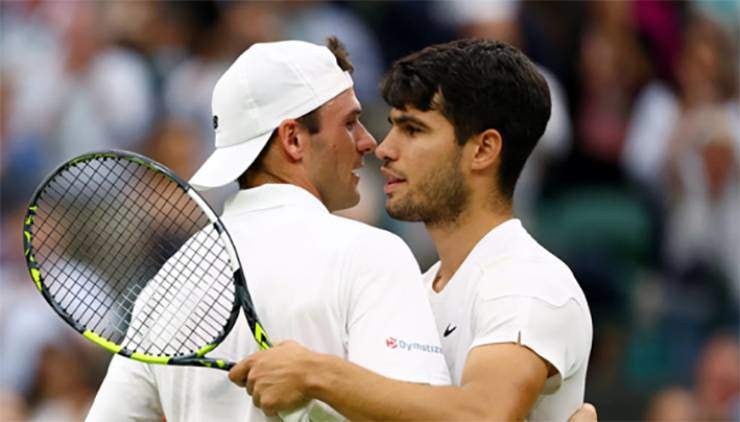 Vòng 4 Australian Open 2026: Carlos Alcaraz thị uy sức mạnh, Medvedev đối diện 'khắc tinh'