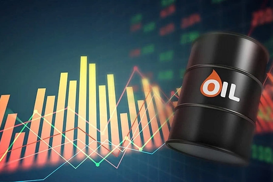 Giá xăng dầu ngày 26/1: Giá dầu thế giới tăng hơn 3%, xăng trong nước giảm nhẹ