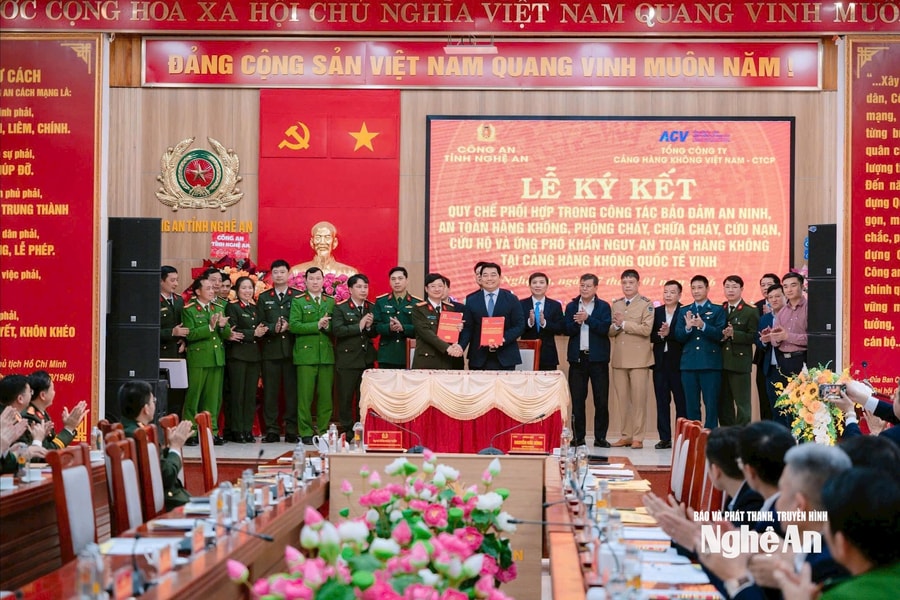 Công an tỉnh - Tổng Công ty Cảng Hàng không Việt Nam ký kết Quy chế phối hợp bảo đảm an ninh hàng không