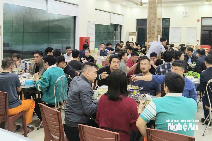 'Bữa cơm tất niên Công đoàn' - hoạt động chăm lo người lao động tại Công ty Thủy điện Bản Vẽ