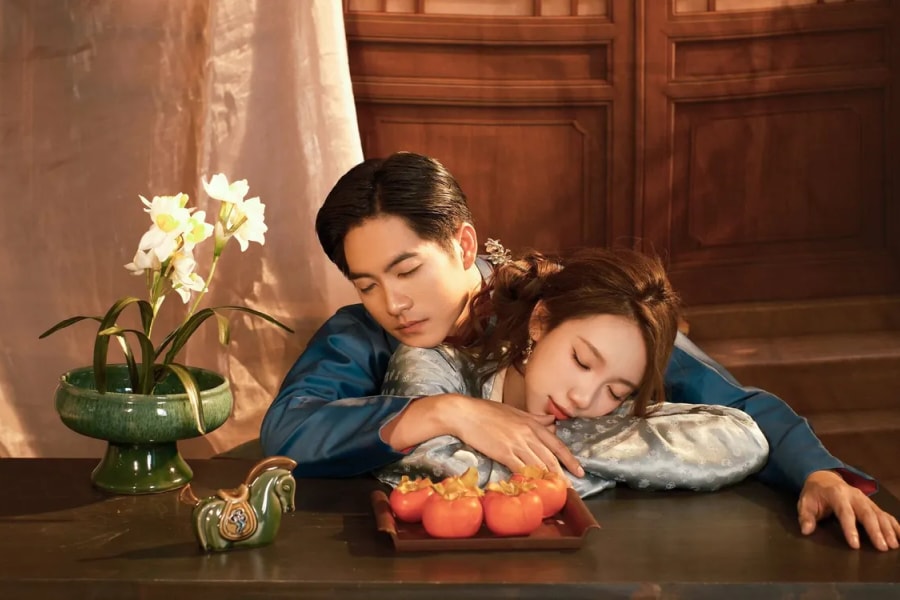 Gia đình trái dấu: Thừa Tuấn Anh và Thuỳ Dương gây sốt với bộ ảnh mới