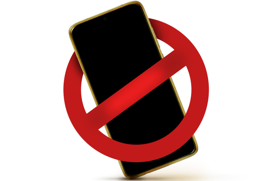 3 thứ người dùng không nên dán hoặc cài đặt trên smartphone