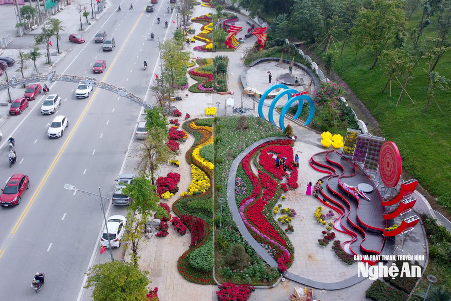 Rực rỡ đường hoa Xuân đón Tết tại Nghệ An