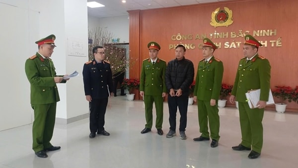 Chủ cơ sở trộn hóa chất gây ung thư vào hàng tấn riềng xay để bán cho người tiêu dùng