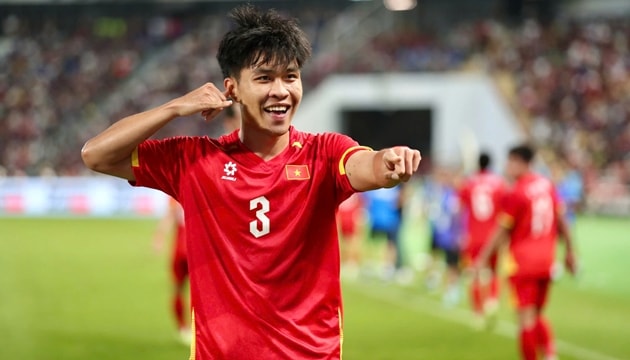Trung vệ Lý Đức của CAHN nhận lời mời sang Hàn Quốc thi đấu tại K-League 2