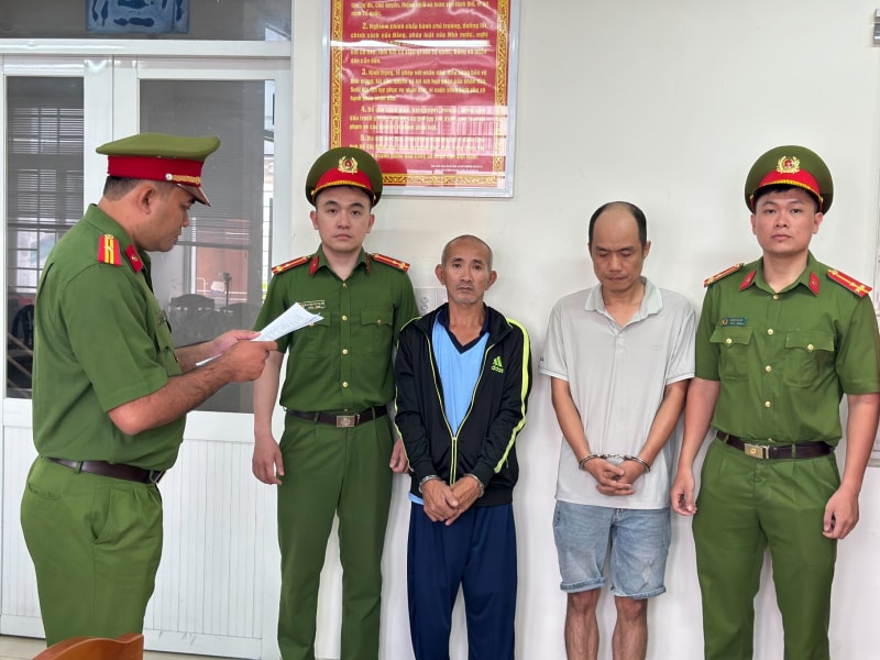 Khởi tố 2 đối tượng dùng hung khí đánh nhau sau va chạm giao thông