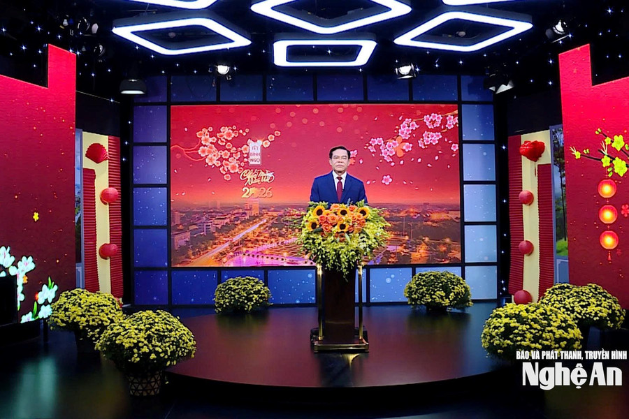 Đồng chí Võ Trọng Hải - Phó Bí thư Tỉnh ủy, Chủ tịch UBND tỉnh Nghệ An chúc Tết Giao thừa Xuân Bính Ngọ 2026