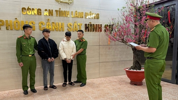 Hai thanh niên cướp tiệm vàng đêm giao thừa, bị bắt sau 16 giờ gây án