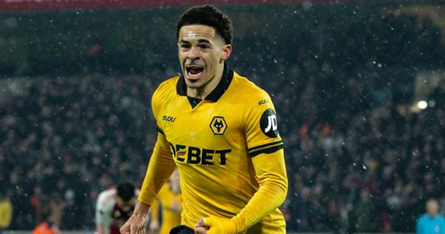 Tom Edozie và khoảnh khắc 19 tuổi làm rung chuyển cuộc đua vô địch của Arsenal