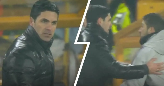 Arsenal đánh rơi chiến thắng phút 94: Arteta vất vả ngăn trợ lý gây hấn với trọng tài