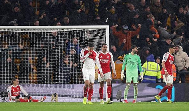 Arsenal đánh rơi chiến thắng phút 94 sau bàn phản lưới nhà nghiệt ngã trước Wolves
