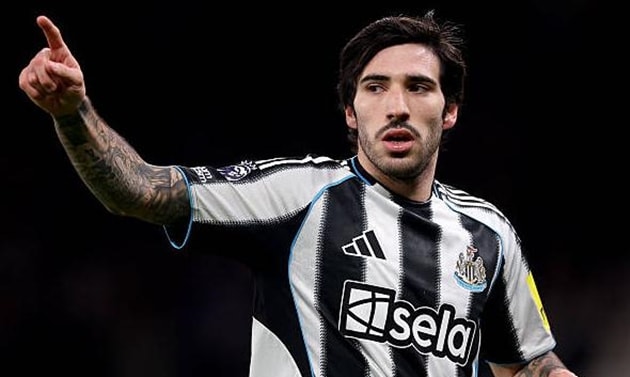 Sandro Tonali ưu tiên gia nhập Man Utd; Chelsea nhắm thủ thành Bart Verbruggen