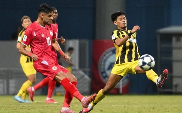 Bóng đá Việt Nam 20/2: Leo Artur đối mặt án phạt, Đình Bắc làm từ thiện