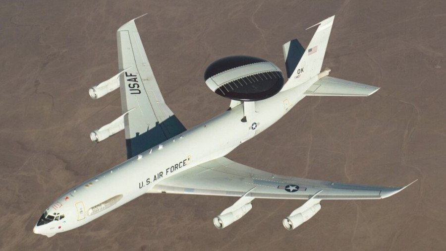 Mỹ tập trung dàn máy bay cảnh báo sớm và tiêm kích F-35 áp sát không phận Iran