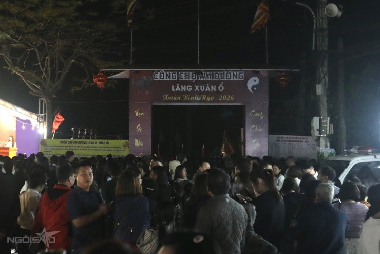 Bắc Ninh: Phiên chợ Âm Dương bên nghĩa trang chỉ họp một đêm duy nhất trong năm