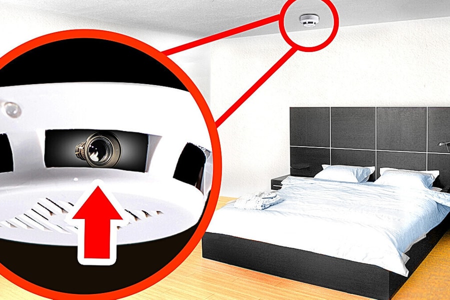 Ở khách sạn đừng chủ quan: 7 cách giúp phát hiện camera giấu kín trong phòng