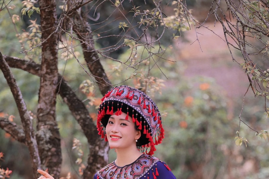 Huyền Trang mang sắc xuân vùng cao vào MV Phiên chợ ngày xuân trên VTV3