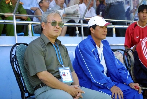 HAGL và Kiatisak nghẹn ngào tiễn biệt cựu Giám đốc kỹ thuật Nguyễn Văn Vinh