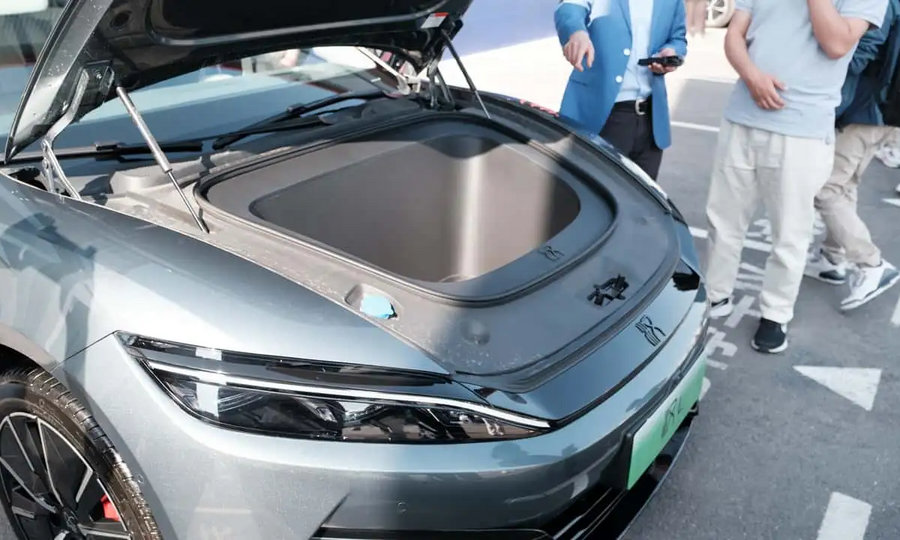 Ford Mustang Mach-E 2026: Khoang chứa đồ phía trước trở thành tùy chọn trả phí 495 USD