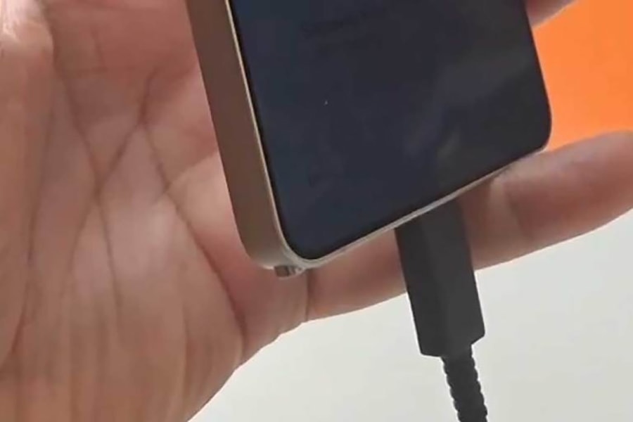 Samsung Galaxy S26 Ultra thay đổi thiết kế bút S Pen: Loại bỏ Bluetooth và khe cắm mới