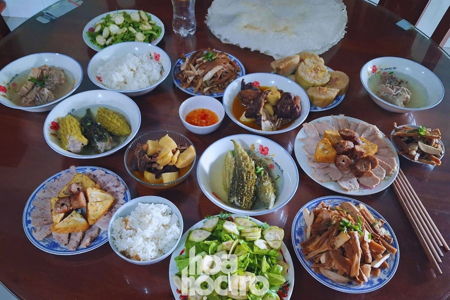 Biến tấu thực đơn sau Tết: Cách giải cứu gà luộc, bánh chưng và thịt kho cực hấp dẫn