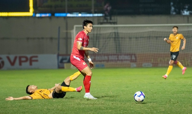 Văn Hậu ghi siêu phẩm từ khoảng cách 50 mét, truyền thông Indonesia ngả mũ thán phục sự trở lại