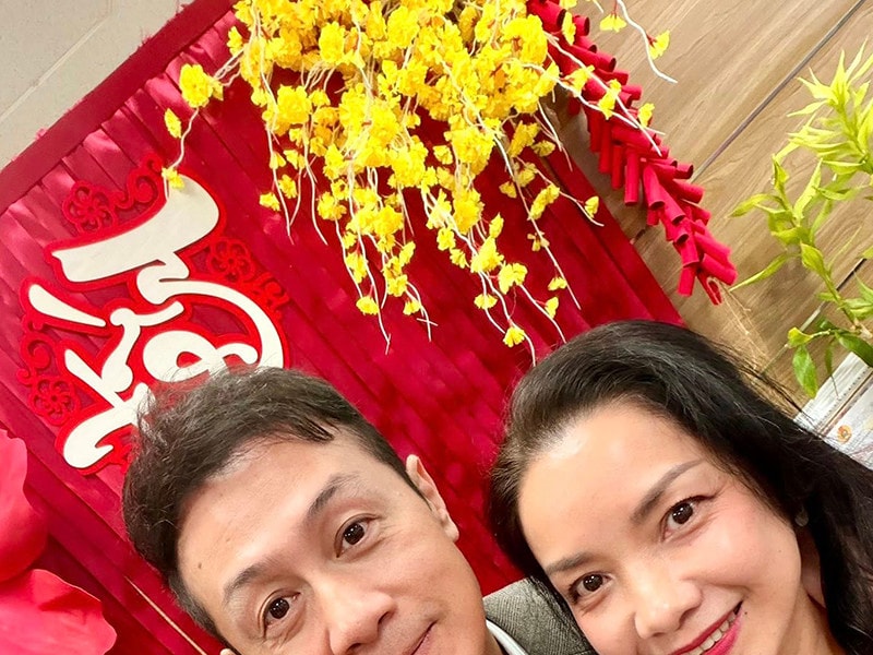 MC Diễm Quỳnh, Anh Tuấn và dàn BTV VTV rộn ràng lì xì khai xuân Bính Ngọ
