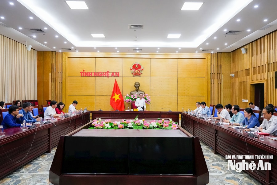 Nghệ An: Góp ý Dự thảo về công tác thi đua, khen thưởng, thực hiện thắng lợi Nghị quyết Đại hội XX