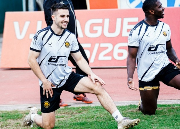 Cựu tiền vệ PSV Eindhoven Amar Catic sắp ra mắt Thanh Hóa FC sau 2 tháng tập chay
