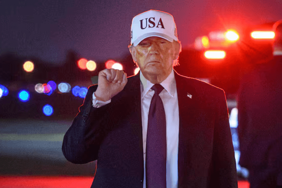 Tổng thống Trump tuyên bố xóa sổ mọi mục tiêu quân sự trên 'viên ngọc quý' của Iran
