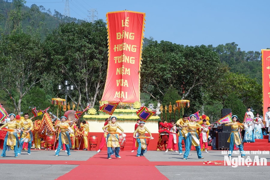 Khai mạc Lễ hội Đền Vua Mai năm 2026