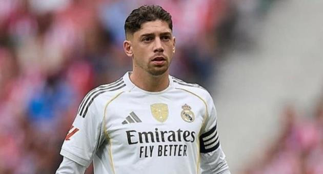 Man Utd chi 130 triệu euro cho Valverde, Liverpool tranh Luis Suarez