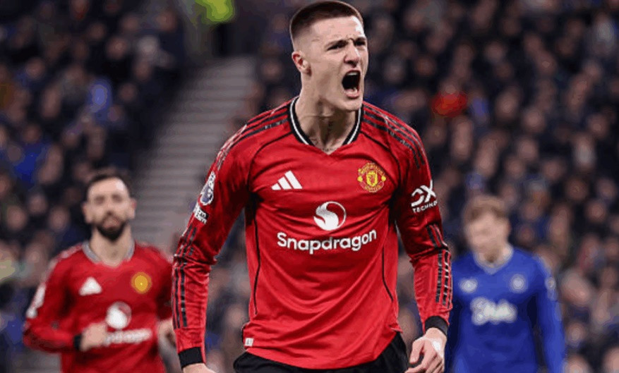 Rực sáng với cú đúp giải thưởng, Benjamin Sesko đã sẵn sàng chiếm suất đá chính tại Man Utd?