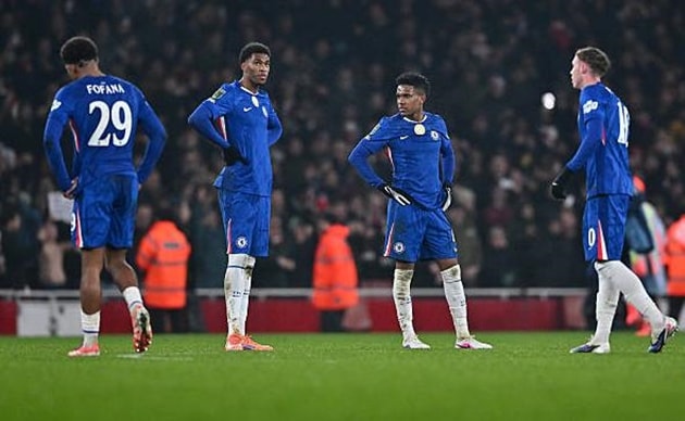 Đại chiến Arsenal vs Chelsea: Liam Rosenior và kế hoạch hóa giải tử huyệt bóng chết