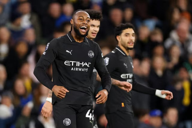 Manchester City hạ Leeds United 1-0: Antoine Semenyo lập công, thu hẹp khoảng cách với Arsenal