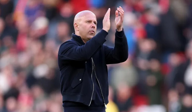 Liverpool đối mặt bài toán xoay tua: Arne Slot giải vây cơn khủng hoảng nhân sự trước Wolves